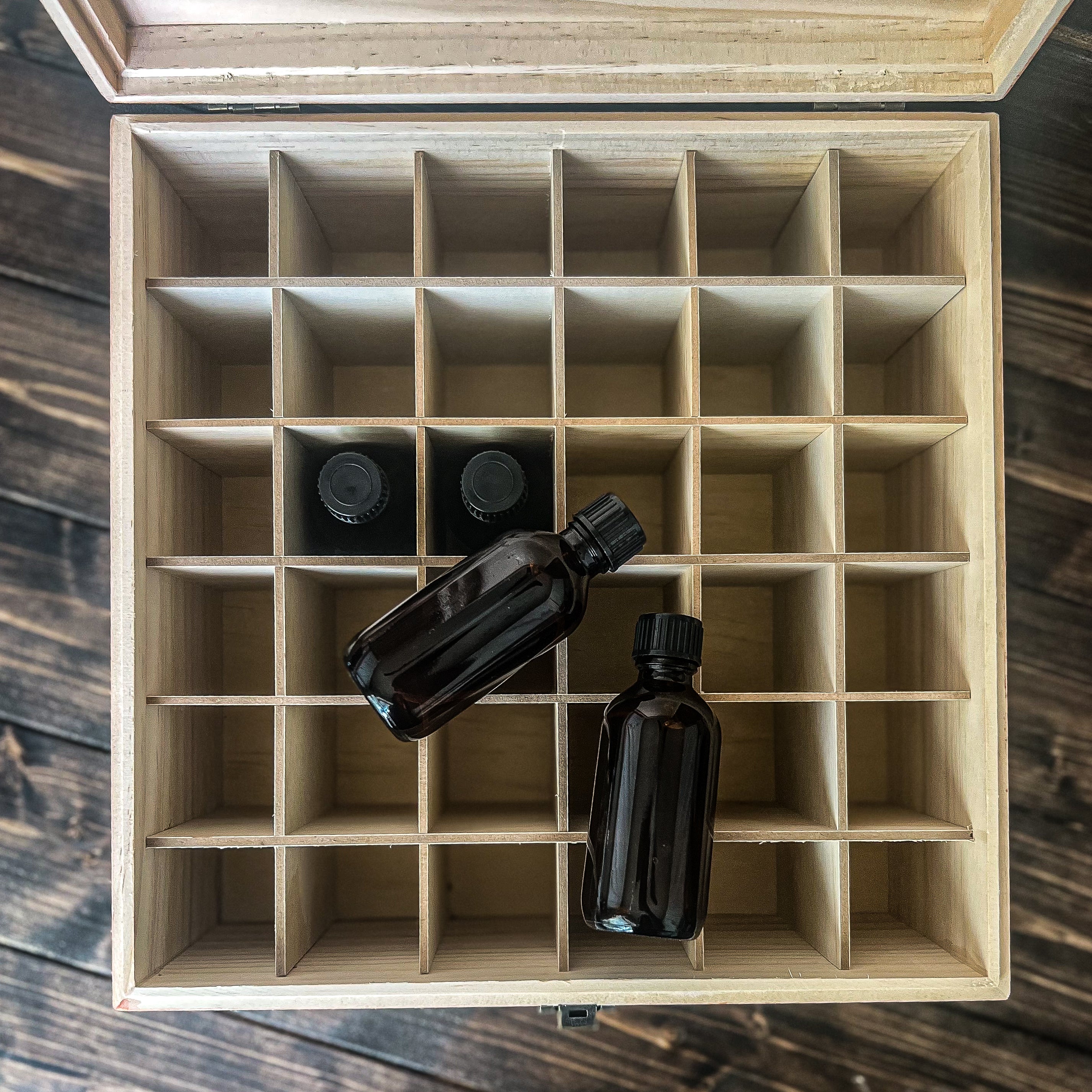 2 oz Whiskey Sample Bottle Decorative Storage box