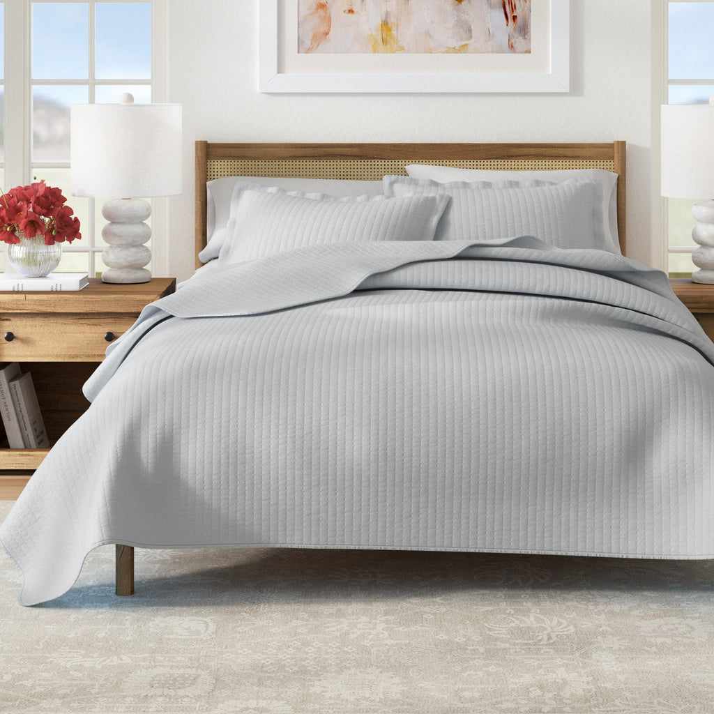 Solid Quilt - Alicia Collection
